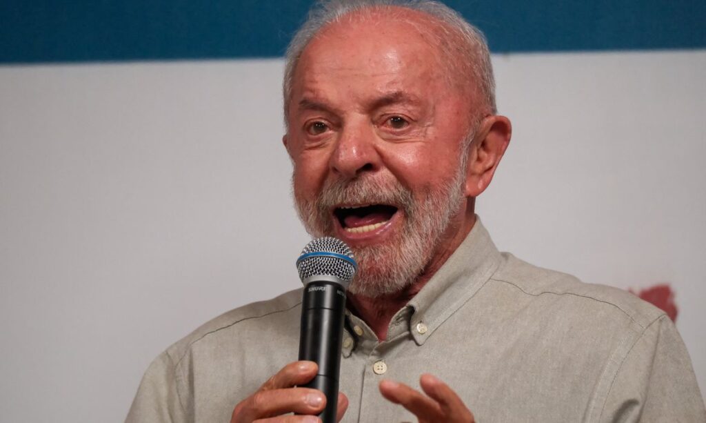 Campanha de Lula cede a exigências de Flávio Bolsonaro e aceita abrir sigilos
