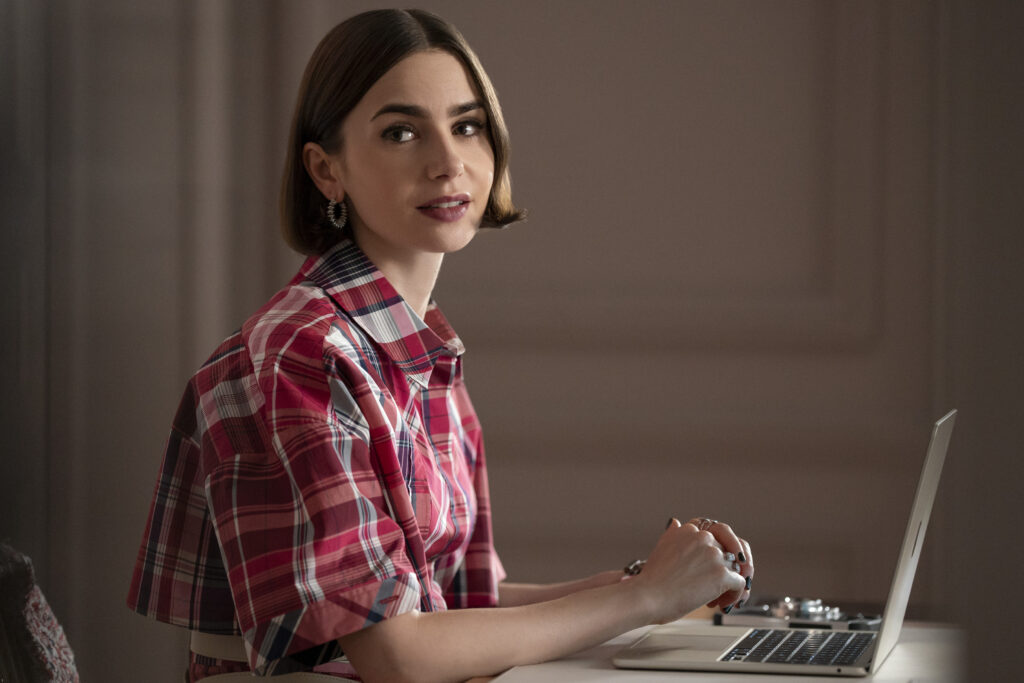 Figurinista de emily em paris revela bastidores e desafios da moda maximalista