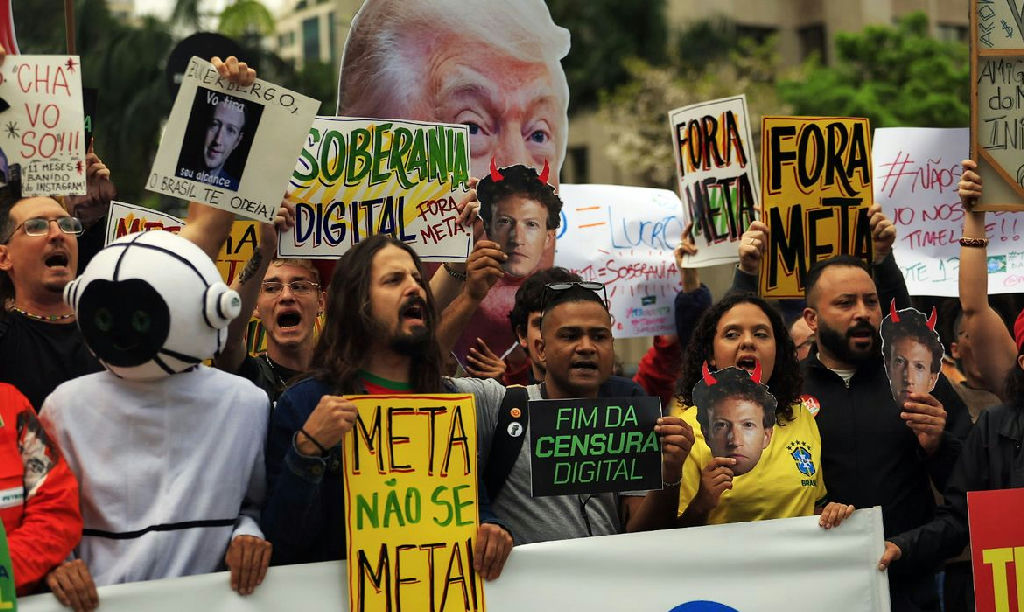 Manifestantes protestam em São Paulo e cobram neutralidade da Meta