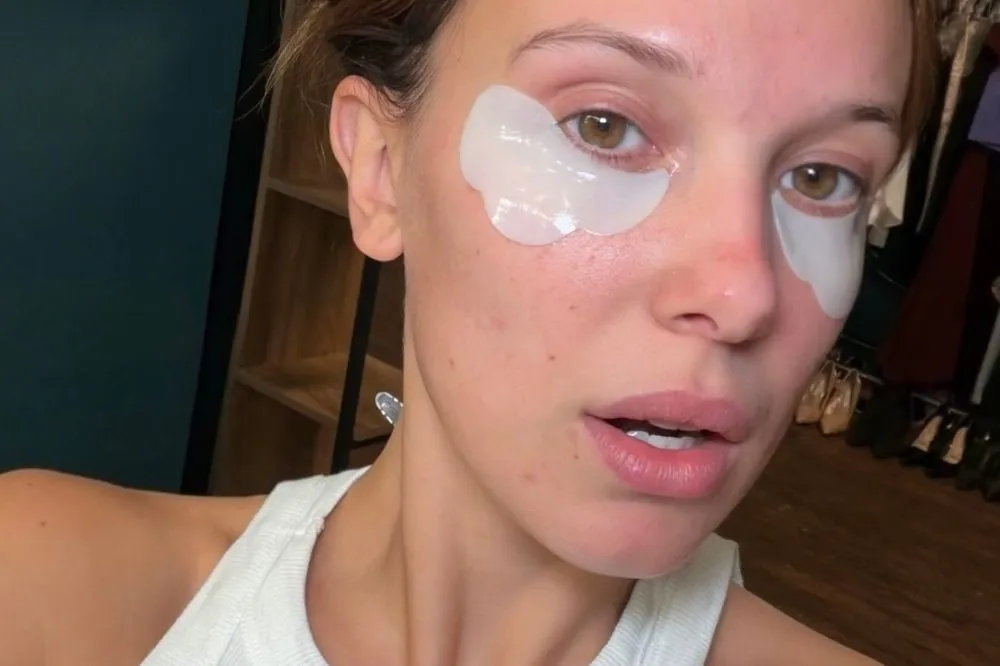 Rotina de skincare de millie bobby brown vira ferramenta de autocuidado