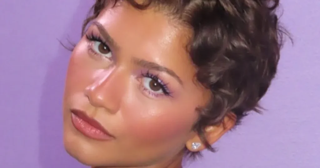 Tendência de cílios molhados usados por zendaya ganha destaque global