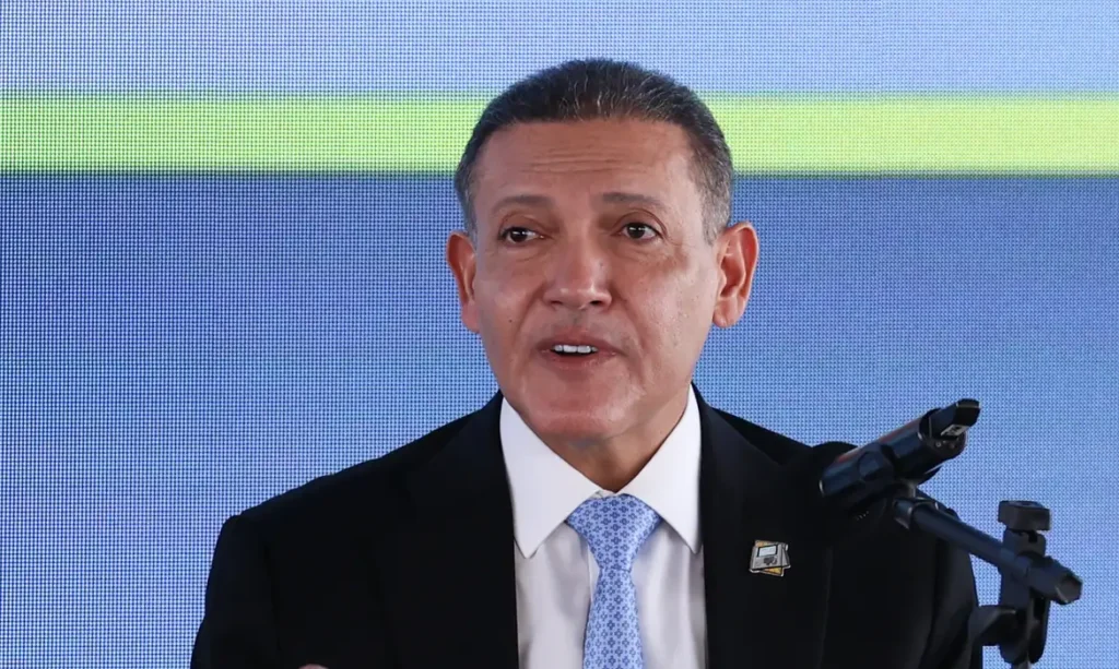 TSE define que apenas seções eleitorais abertas mantêm votação até as 19h