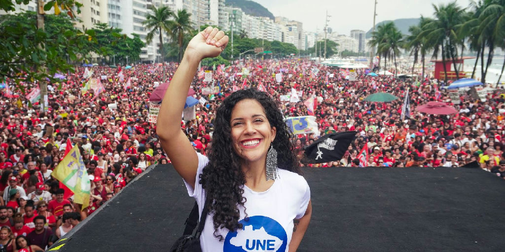 UNE destaca liderança dos estudantes nas ruas pela democracia antes do segundo turno