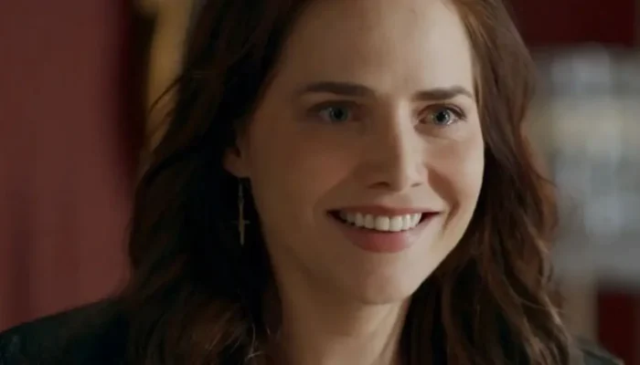 Adriana é inocentada e recupera a liberdade na novela Quem Ama Cuida