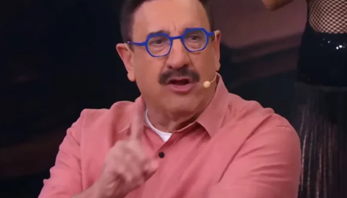 Apresentador Ratinho usa espaço em programa de TV para defender voto em Flávio Bolsonaro