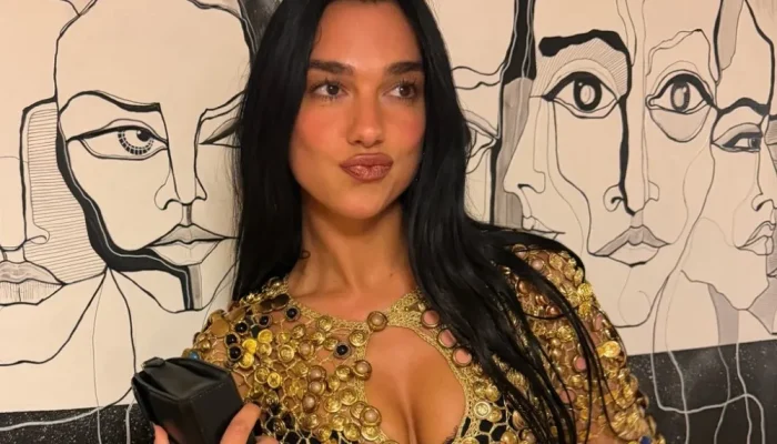Dua Lipa usa trench coat em Nova York e define tendência para visuais casuais