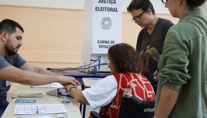 Eleitores com 70 anos ou mais aumentam participação nas urnas em 43%