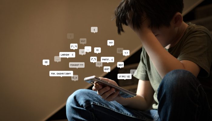 Entenda o que é o cyberbullying, como reunir provas e onde buscar apoio