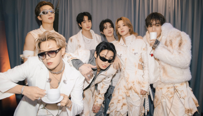 Passagem do BTS por São Paulo gera críticas do ARMY por telões e loja pop-up
