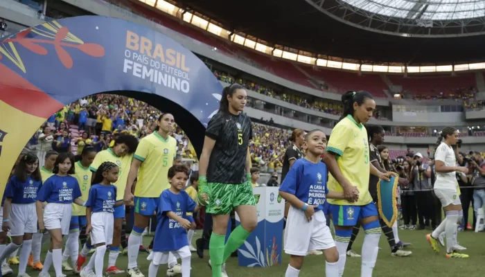 Planos de governo de Lula e Flávio Bolsonaro detalham diretrizes para o esporte na presidência