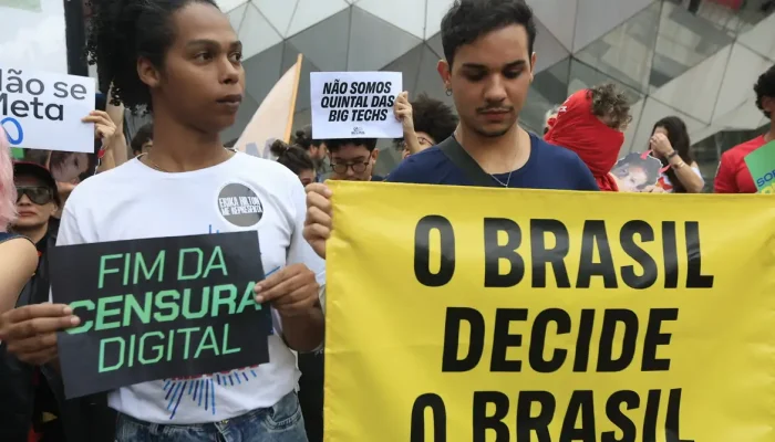 Sociedade civil entrega nota ao TSE contra censura e moderação em redes sociais