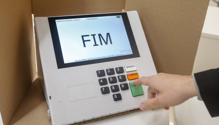 Tribunal Superior Eleitoral substitui centenas de equipamentos no início da votação
